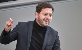 Banaszak fordert Tempolimit statt höherer Pendlerpauschale