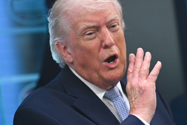 Bild vergr&ouml;&szlig;ern: Trump warnt vor Scheitern der Iran-Gespräche und droht mit neuen Angriffen