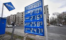 Klingbeil pocht auf Markteingriff bei Spritpreisen