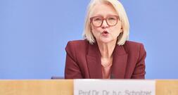 Wirtschaftsweise befürwortet Klimageld statt Spritpreis-Eingriffen