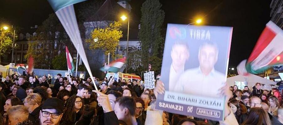 Von der Leyen und Macron gratulieren Magyar zu Wahlsieg in Ungarn