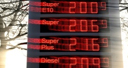 Wirtschaftsweise Schnitzer: Beschluss zu Mineralölsteuer schlechteste Option