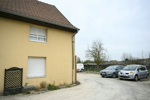 Bild vergr&ouml;&szlig;ern: Neunjähriger monatelang in Lieferwagen eingesperrt: Vater in U-Haft