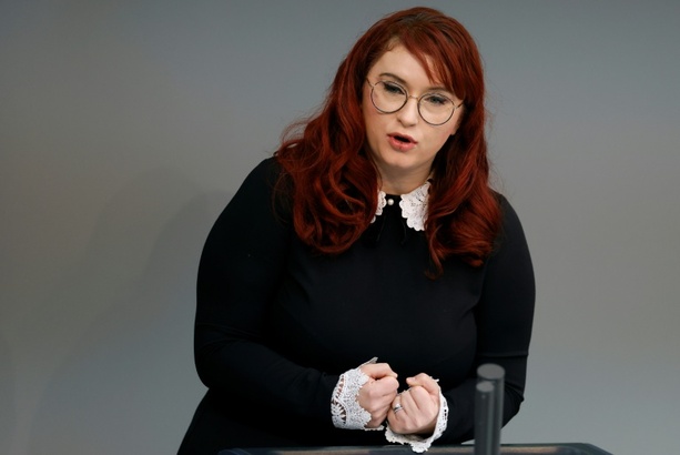 Bild vergr&ouml;&szlig;ern: Grüne für mehr Ukraine-Unterstützung: Merz ist der neue Scholz