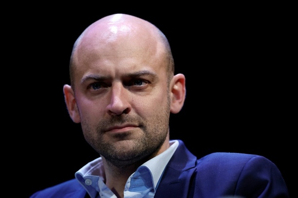 Bild vergr&ouml;&szlig;ern: Frankreichs Außenminister: Putin verliert mit Orban sein trojanisches Pferd