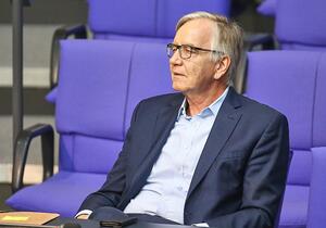 Bartsch will Debatte um Verbeamtungen