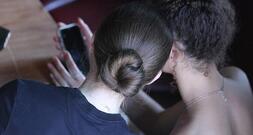 Umfrage: Junge Menschen inszenieren online oft glücklicheres Leben