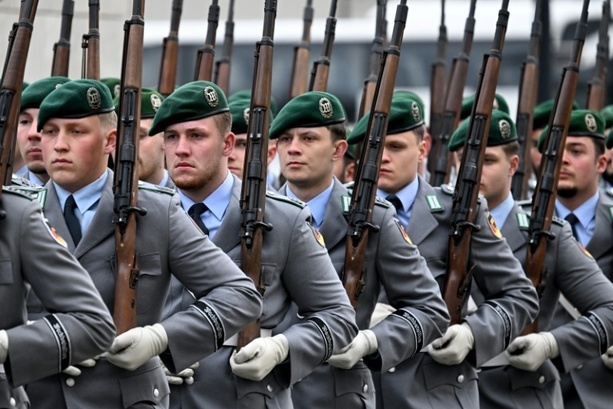 Bild vergr&ouml;&szlig;ern: Bundeswehr weitet Einsatz kampferfahrener ukrainischer Ausbilder in Deutschland aus