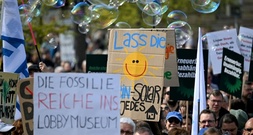 Veranstalter: Mehr als 80.000 Menschen bei Demonstrationen für Energiewende