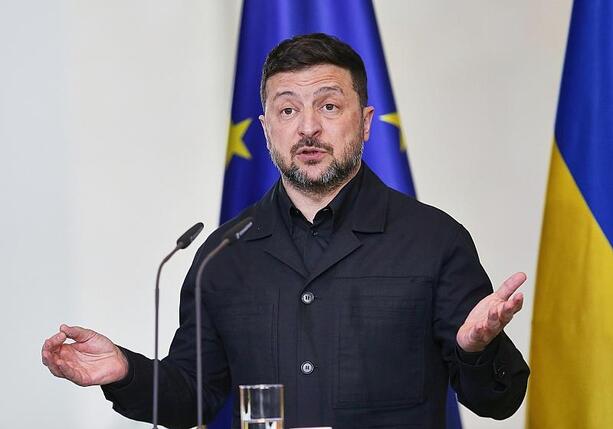 Bild vergr&ouml;&szlig;ern: Selenskyj kritisiert Lockerung von Sanktionen gegen Russland