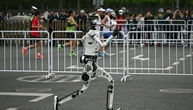 Humanoider Roboter bricht bei Halbmarathon in China menschlichen Weltrekord