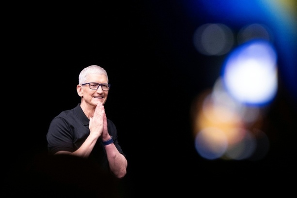 Bild vergr&ouml;&szlig;ern: Apple-Chef Tim Cook tritt im September zurück - John Ternus wird Nachfolger