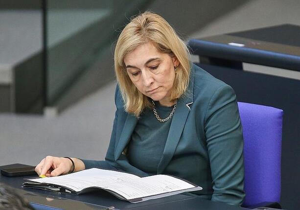 Bild vergr&ouml;&szlig;ern: Pflegereform: Warken plant deutliche Mehrbelastung für Heimbewohner