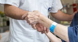 Bericht: Warken plant bei Pflegereform deutliche Mehrbelastung für Heimbewohner