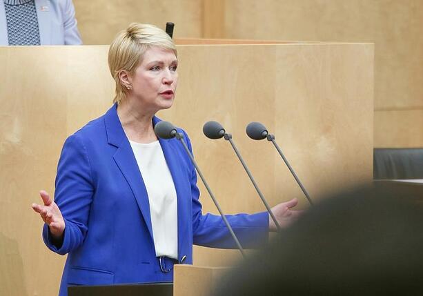 Bild vergr&ouml;&szlig;ern: Schwesig fordert weitere Entlastungen in Ölkrise