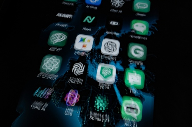 Bild vergr&ouml;&szlig;ern: Umfrage: Smartphonenutzer haben im Schnitt 46 Apps installiert