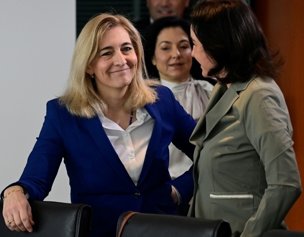 Bild vergr&ouml;&szlig;ern: Warken will mehr als eine Milliarde Euro bei Notaufnahmen der Kliniken sparen