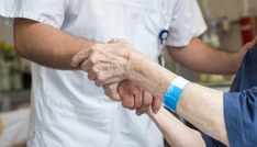 Deutscher Pflegerat kritisiert Kürzungspläne Warkens scharf