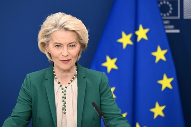 Bild vergr&ouml;&szlig;ern: Energiekrise: EU ruft zu schnellerem Ausstieg aus Öl und Gas auf