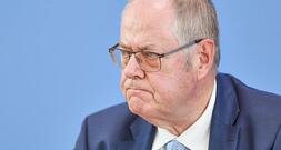 Steinbrück sieht beispiellose Verdichtung von Herausforderungen