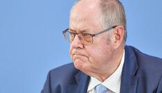 Steinbrück sieht beispiellose Verdichtung von Herausforderungen