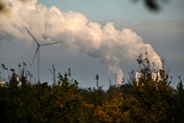 Bild vergr&ouml;&szlig;ern: Umweltverbände dringen auf Abkehr von fossilen Importen und Übergewinnsteuer