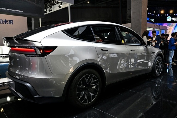 Bild vergr&ouml;&szlig;ern: Gestiegene Nachfrage: Tesla will in Grünheide 1000 Beschäftigte neu einstellen