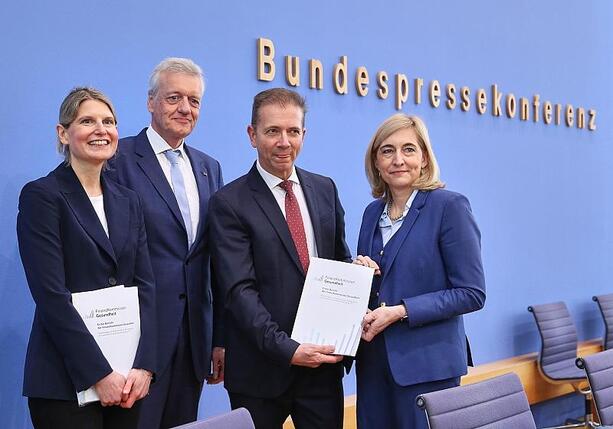 Bild vergr&ouml;&szlig;ern: Gesundheitsreformer warnt vor Doppelbelastung von Beitragszahlern