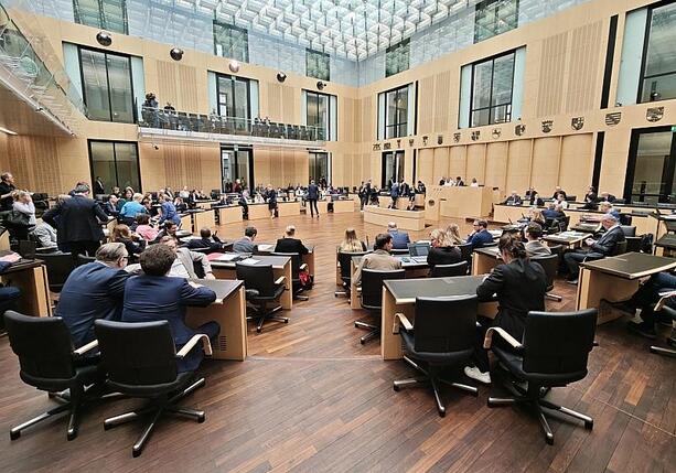 Bild vergr&ouml;&szlig;ern: Bundesrat gibt grünes Licht für Tankrabatt