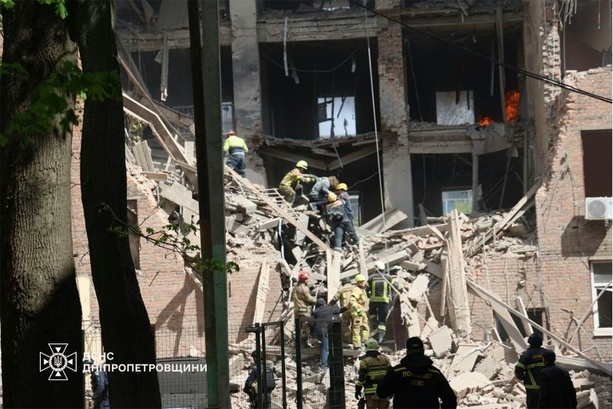 Bild vergr&ouml;&szlig;ern: Mindestens fünf Tote bei russischen Angriffen auf ukrainische Stadt Dnipro