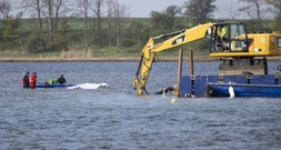 Waldrama vor Insel Poel: Helfer warten auf Spezialschiff für Transport