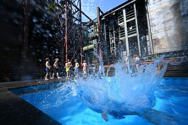 Bild vergr&ouml;&szlig;ern: 150.000 Schwimmabzeichen ausgegeben - DLRG warnt vor Lücken in 
Kinderbereich