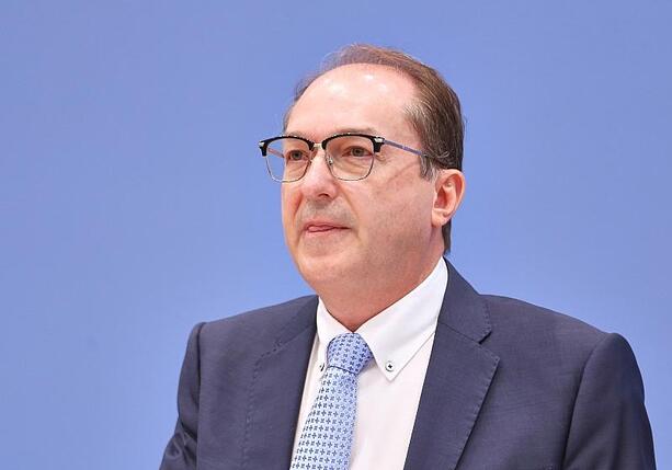 Bild vergr&ouml;&szlig;ern: Dobrindt will mit Big Data gegen Schwerkriminelle vorgehen