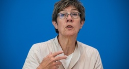 Grüne verteidigen Einladung an CDU-Politikerin Kramp-Karrenbauer