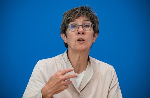 Bild vergr&ouml;&szlig;ern: Grüne verteidigen Einladung an CDU-Politikerin Kramp-Karrenbauer