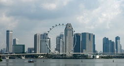 Trinkhalm-Lecken in Singapur: Französischem Jugendlichen droht Haftstrafe