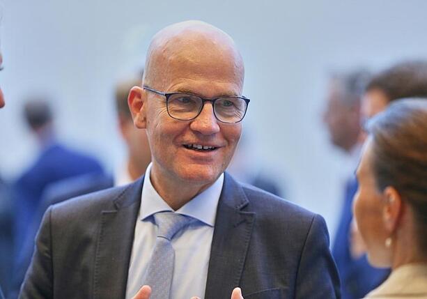 Bild vergr&ouml;&szlig;ern: Ehemaliger CDU-Fraktionschef will Direktzahlungen in Krisen