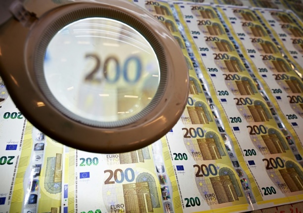 Bild vergr&ouml;&szlig;ern: Neuverschuldung des Bundes steigt drastisch - trotz massiver Einschnitte