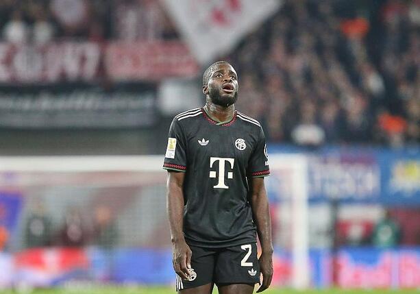 Bild vergr&ouml;&szlig;ern: CL: Paris bezwingt Bayern in torreichem Halbfinal-Hinspiel