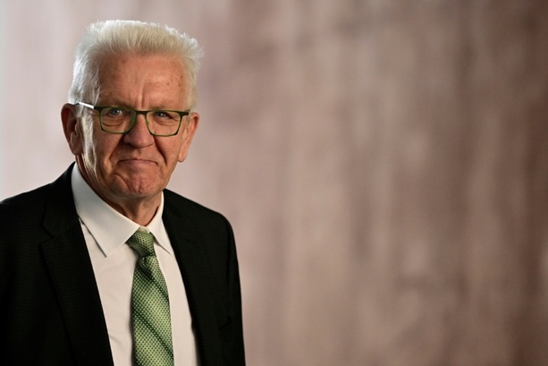 Bild vergr&ouml;&szlig;ern: Kretschmann verabschiedet sich mit Appell zu Stärkung von Demokratie und Vertrauen