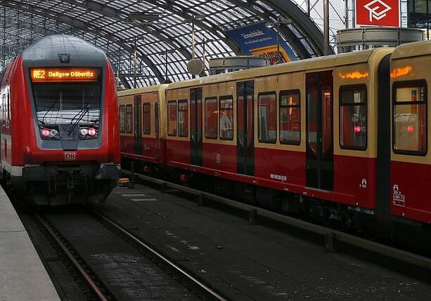 Bild vergr&ouml;&szlig;ern: Union lehnt Preisstopp für Deutschlandticket ab