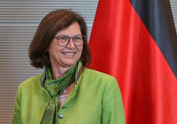 Bild vergr&ouml;&szlig;ern: Dobrindt unterstützt Aigner als Bundespräsidentin