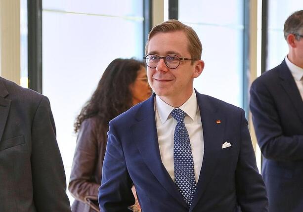 Bild vergr&ouml;&szlig;ern: Amthor: Bürokratieabbau hat oberste Priorität