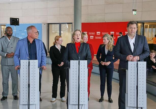 Bild vergr&ouml;&szlig;ern: SPD will Koalition fortsetzen - Freuen uns auf die drei Jahre