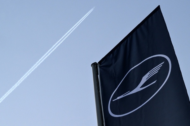 Bild vergr&ouml;&szlig;ern: Lufthansa trotz Iran-Krise optimistisch - Ruf nach Vorbereitung auf Kerosinmangel