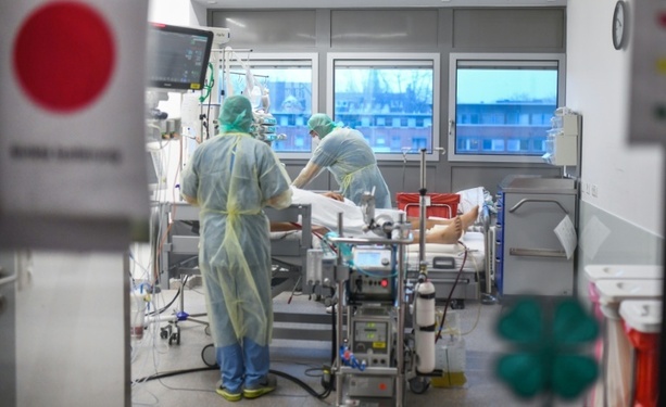 Bild vergr&ouml;&szlig;ern: Analyse: Hälfte der Klinikfälle könnte vermieden oder ambulant versorgt werden