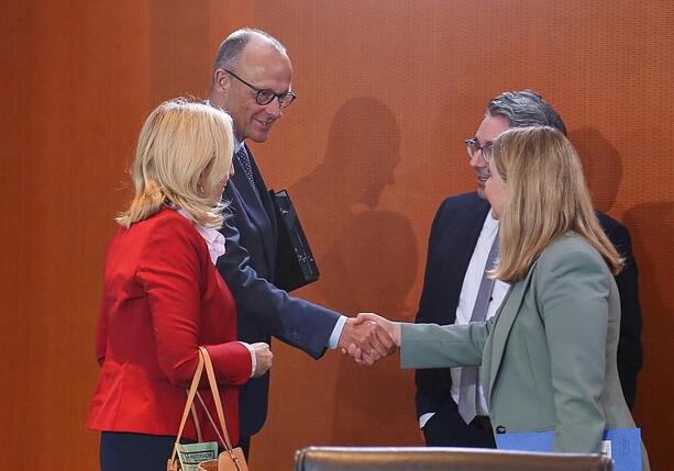 Bild vergr&ouml;&szlig;ern: Warken rechnet mit Fortbestand der schwarz-roten Koalition