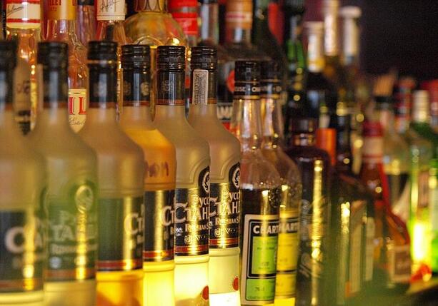 Bild vergr&ouml;&szlig;ern: Marburger Bund will strengere Regelungen für Zugang zu Alkohol