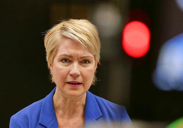 Bild vergr&ouml;&szlig;ern: Schwesig wirft Bundesregierung mangelnde Professionalität vor