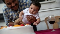 Studie: Väter kümmern sich bei Kinderbetreuung häufiger um flexible Aufgaben
